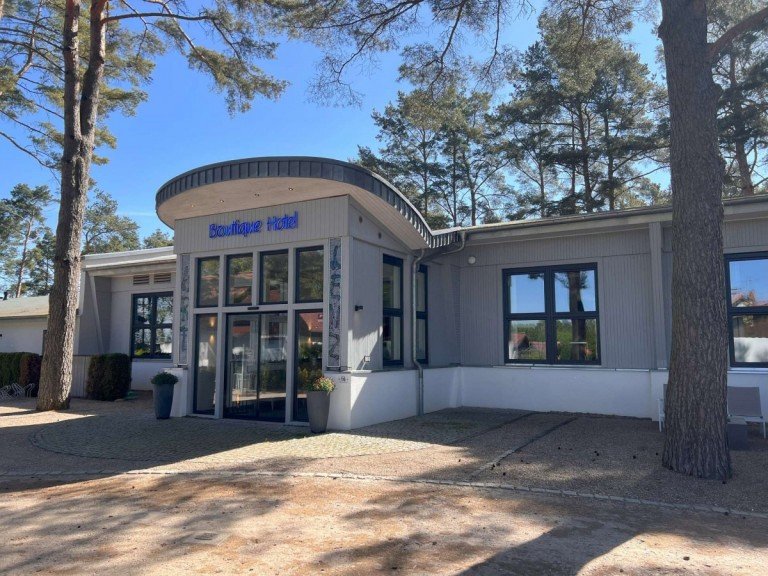 Eingangsbereich F�nfseen - Lenz-S�d Gastgewerbe Mehr als ein Hotel - eine Investition in Luxus und viel Potenzial f�r Ihre Ideen